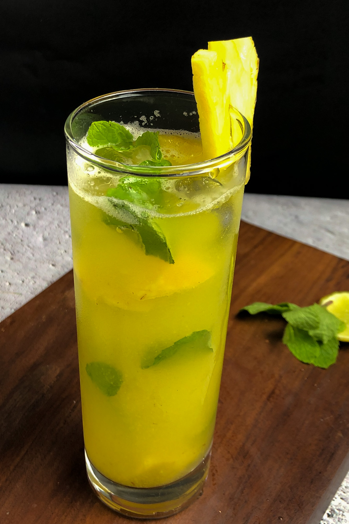 virgin pineapple mojito