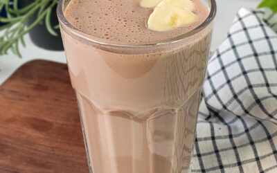 Chocolate Banana Smoothie | Creamy and Delicious (Easy Recipe)