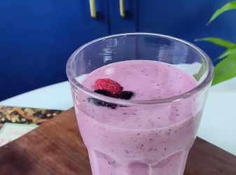 Simple Mixed Berries Smoothie